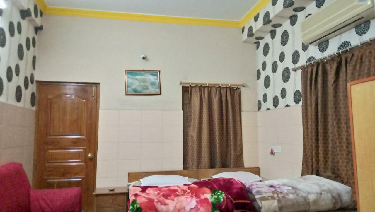 Hotel Surja Laxmi Raiganj Екстериор снимка